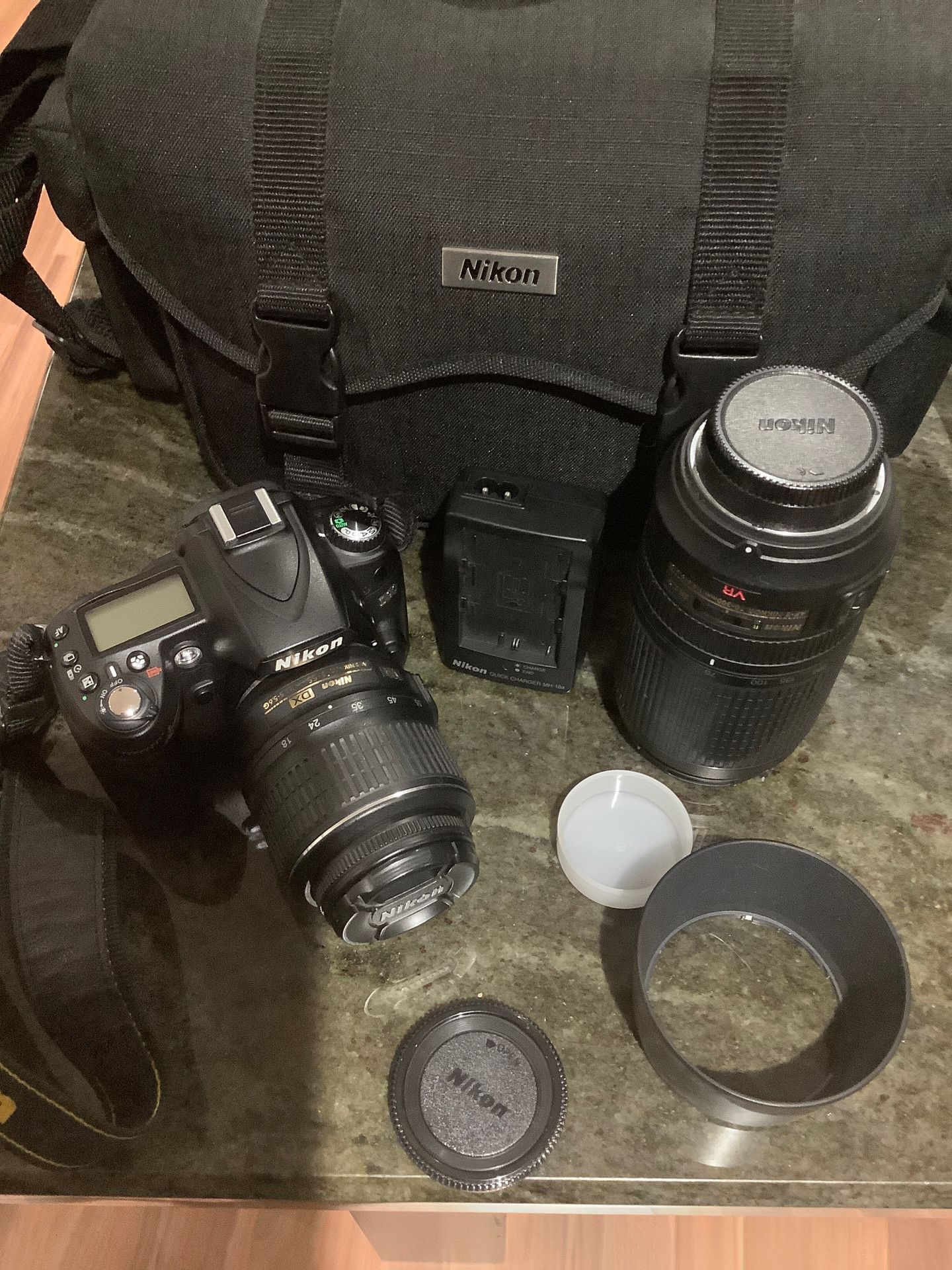 Nikon D90 kit with 18-55mm and 70-300mm lenses