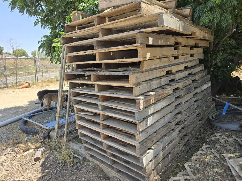 Pallets Wood
