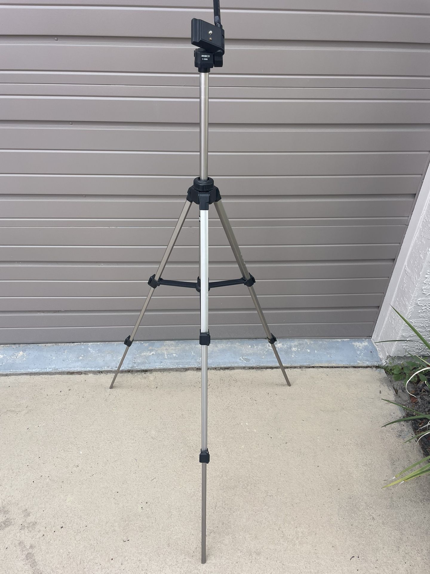 Ambico V-0555 Quick Release Tripod