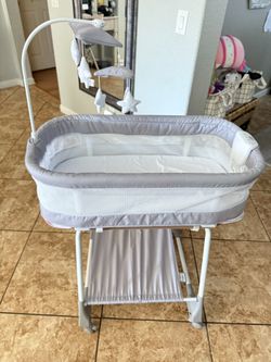 Bassinet (brand new)