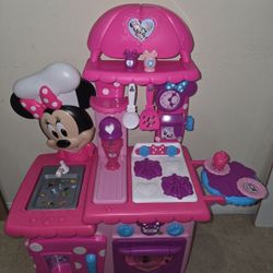 Disney Junior Minnie Mouse Flipping Fun Pretend Play Kitchen Set