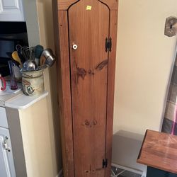 Corner Hutch