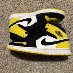 Jordan 1 Mids 10.5