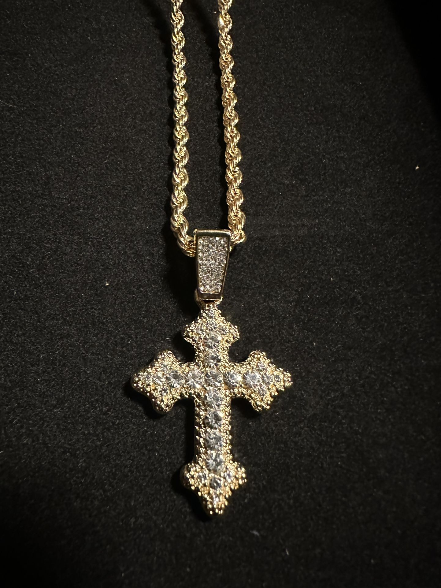 Cross Chain And Pendant 