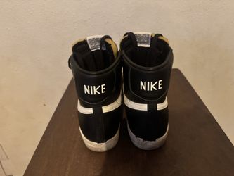 Nike men’s Blazer Mid ‘77 black/sail