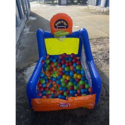 Little Tikes Hoop It Up! Play Center Ball Pit