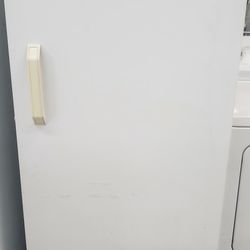 Frigidaire White Upright Frost Free Freezer 14cf