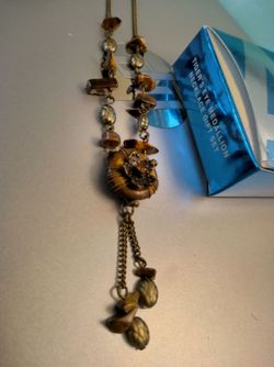 Avon Tigers Eye Medallion Necklace Gift Set NIB