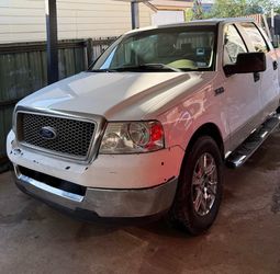 Ford F-150 Crew Cab Pickup Truck
