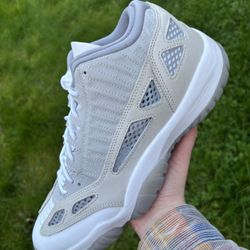 Jordan 11 Low Light Orewood Brown