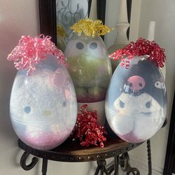 Huge Easter eggs , Hello Kitty and Friends
