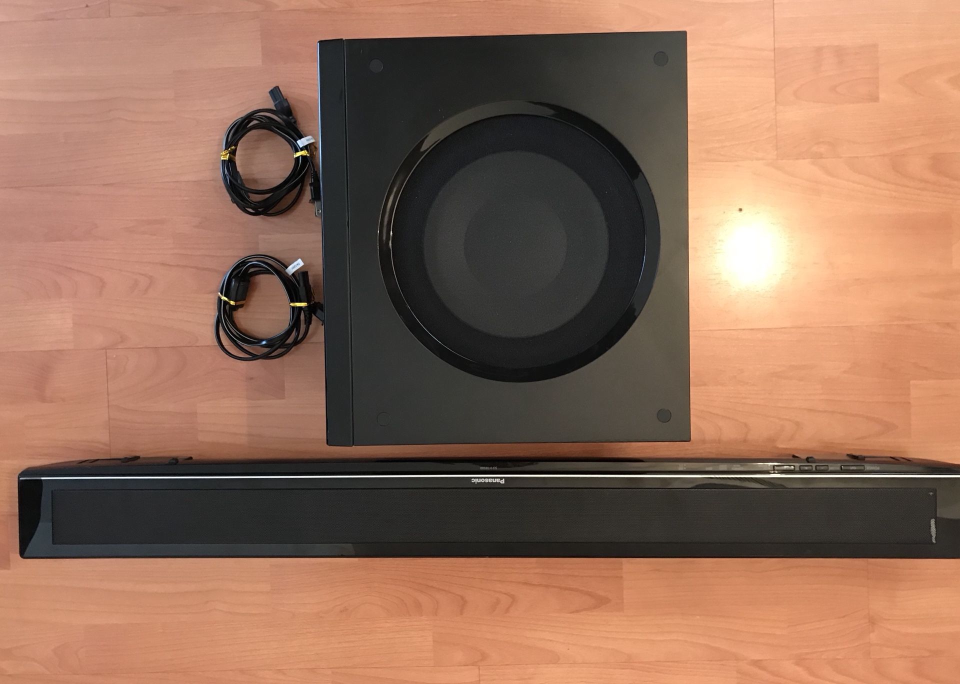 Panasonic SC-HTB500 Sound Bar Home Theater System with Wireless Subwoofer
