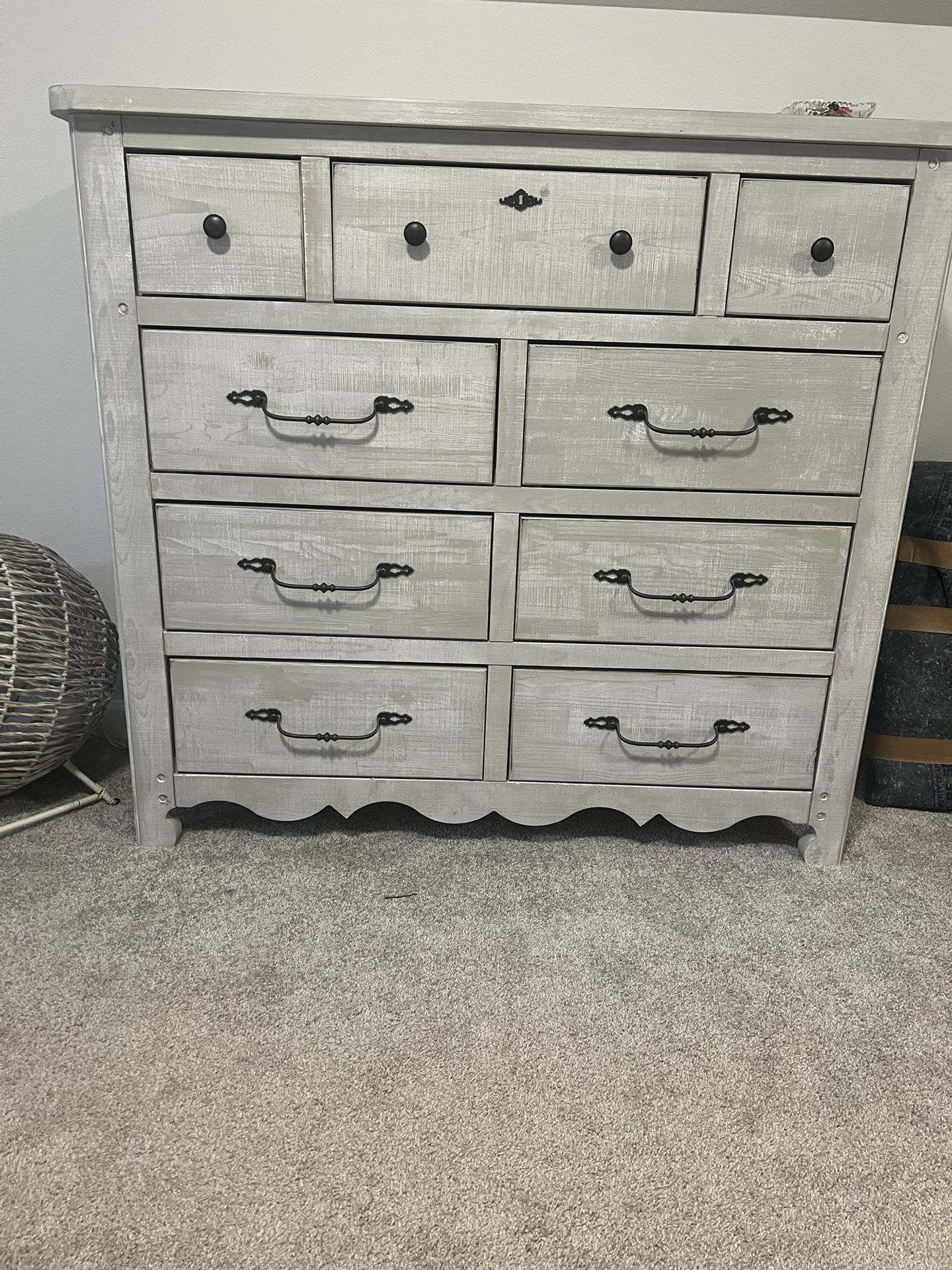 Dresser