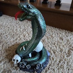 Cobra statue 