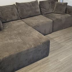 $100 OBO - Gray Sectional Couch / Sofa / Daybed