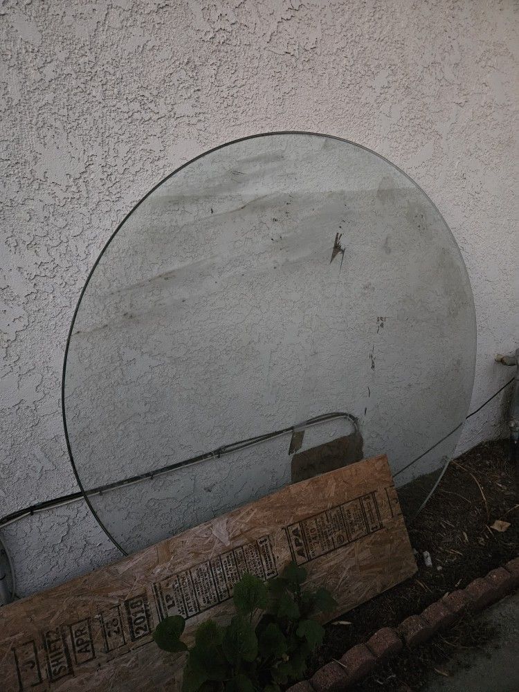 Free Glass For Circle Table