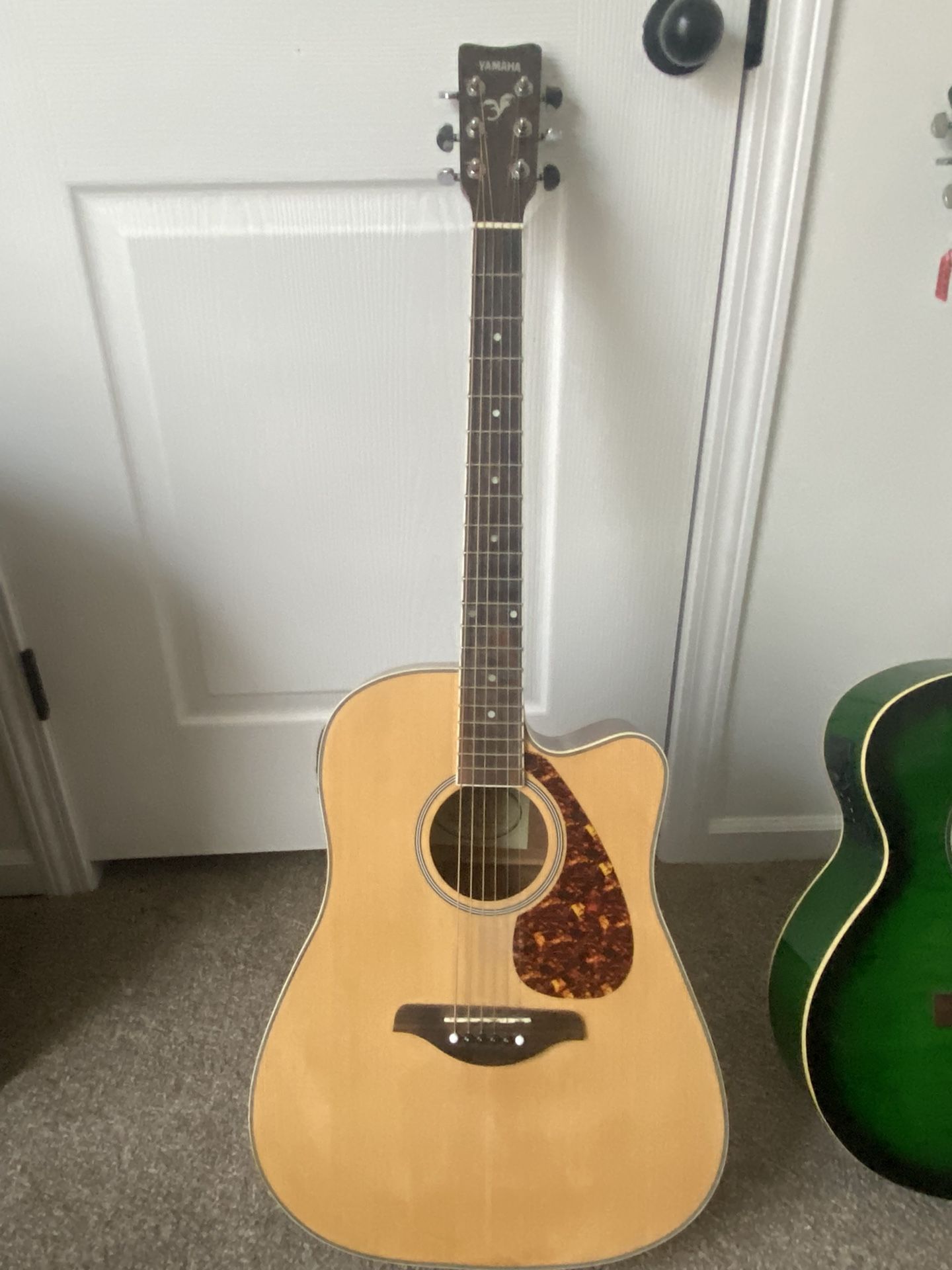 Yamaha Acoustic Guitar