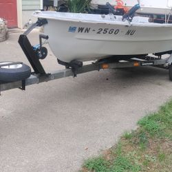 11'9" Fiberglass Gamefisher Boat And Trailer 