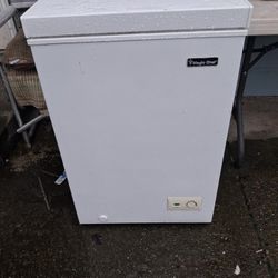 5 Cu Ft Chest Freezer  