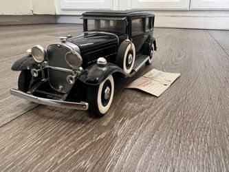 Diecast 1/24 scale Franklin Mint 1930 Cadillac V16 Model 452 Imperial Sedan
