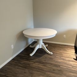 White Round Table With Extra Insert