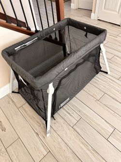 Guava Family Travel Crib