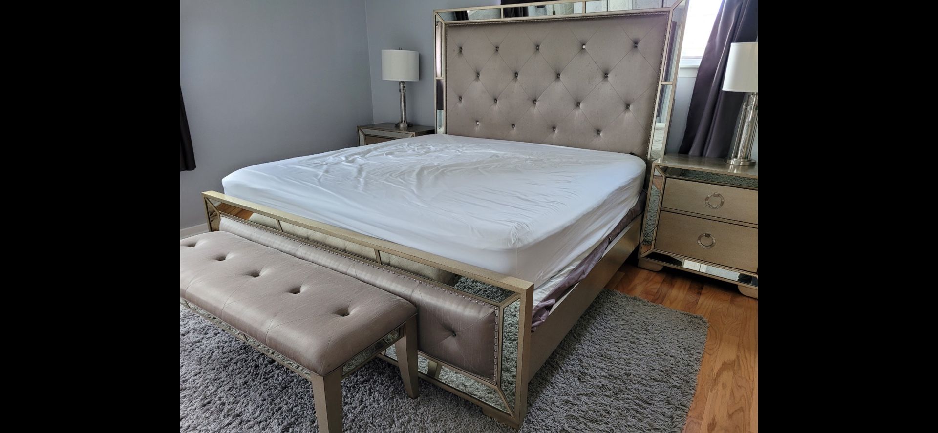 Pulaski Farrah King Size Bed Room Set