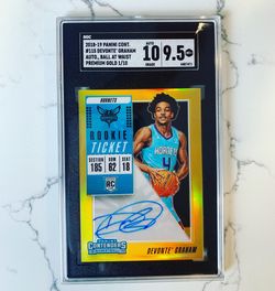 One Card Auto 1/10 Gold Rookie Card 