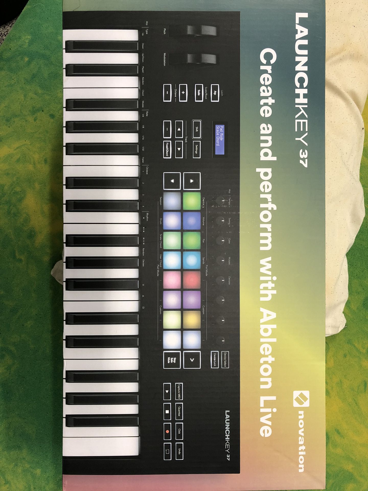 Novation Launchkey37 midi Keyboard