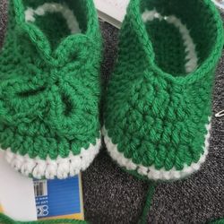 Zapatitos. Para B.b Acrochet