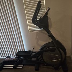 SOLE E35 Elliptical Machine