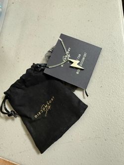 Seek Discomfort necklace