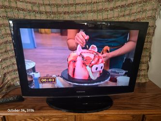 Samsung 32"lcd TV works perfectly!