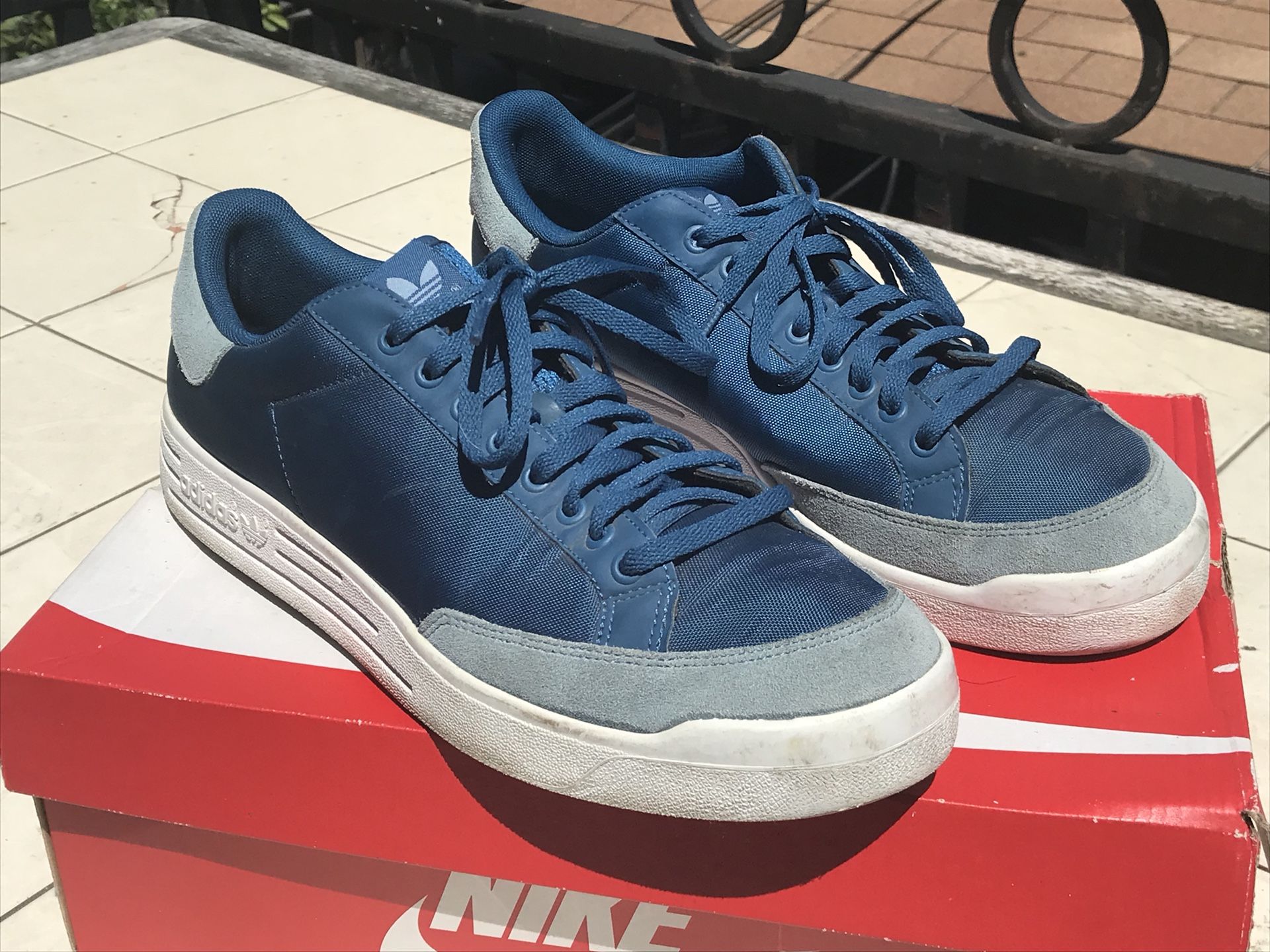 Rod laver on sale shoes blue