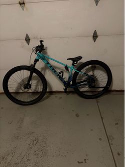 Trek 5 Marlin mountain bike light blue size small