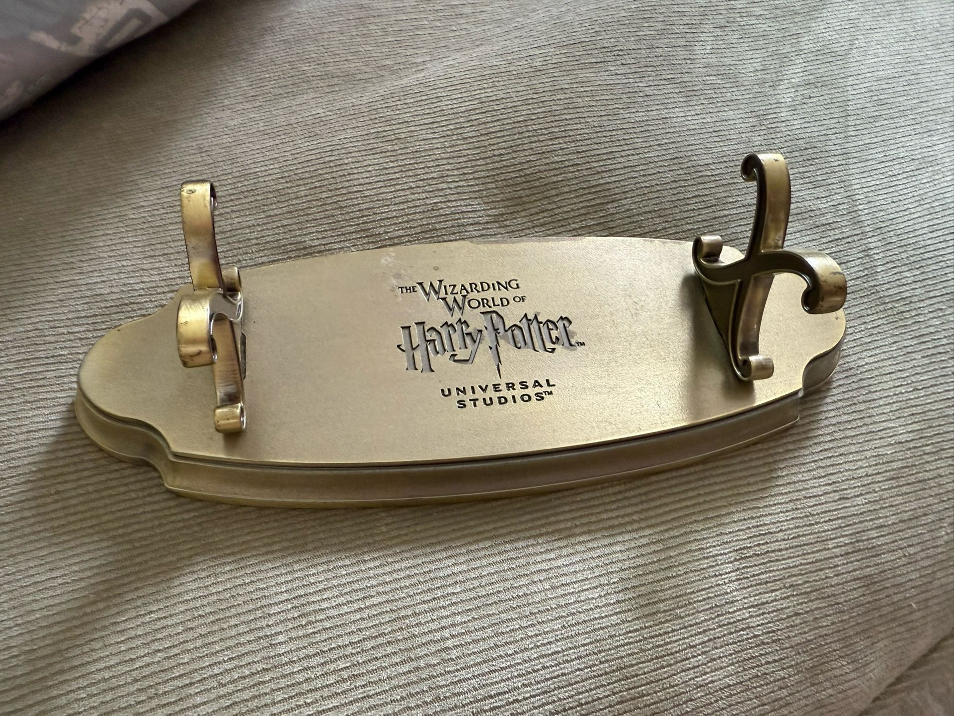 UNIVERSAL STUDIOS WIZARDING WORLD OF HARRY POTTER SINGLE WAND STAND NEW