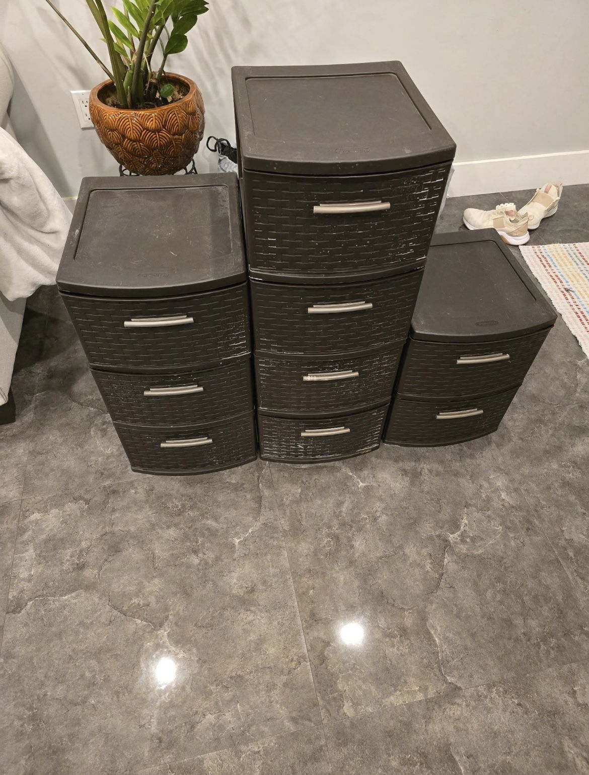 Drawers/ Dressers/shelves 