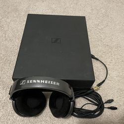 Sennheiser HD650 Open back Professional Headphone