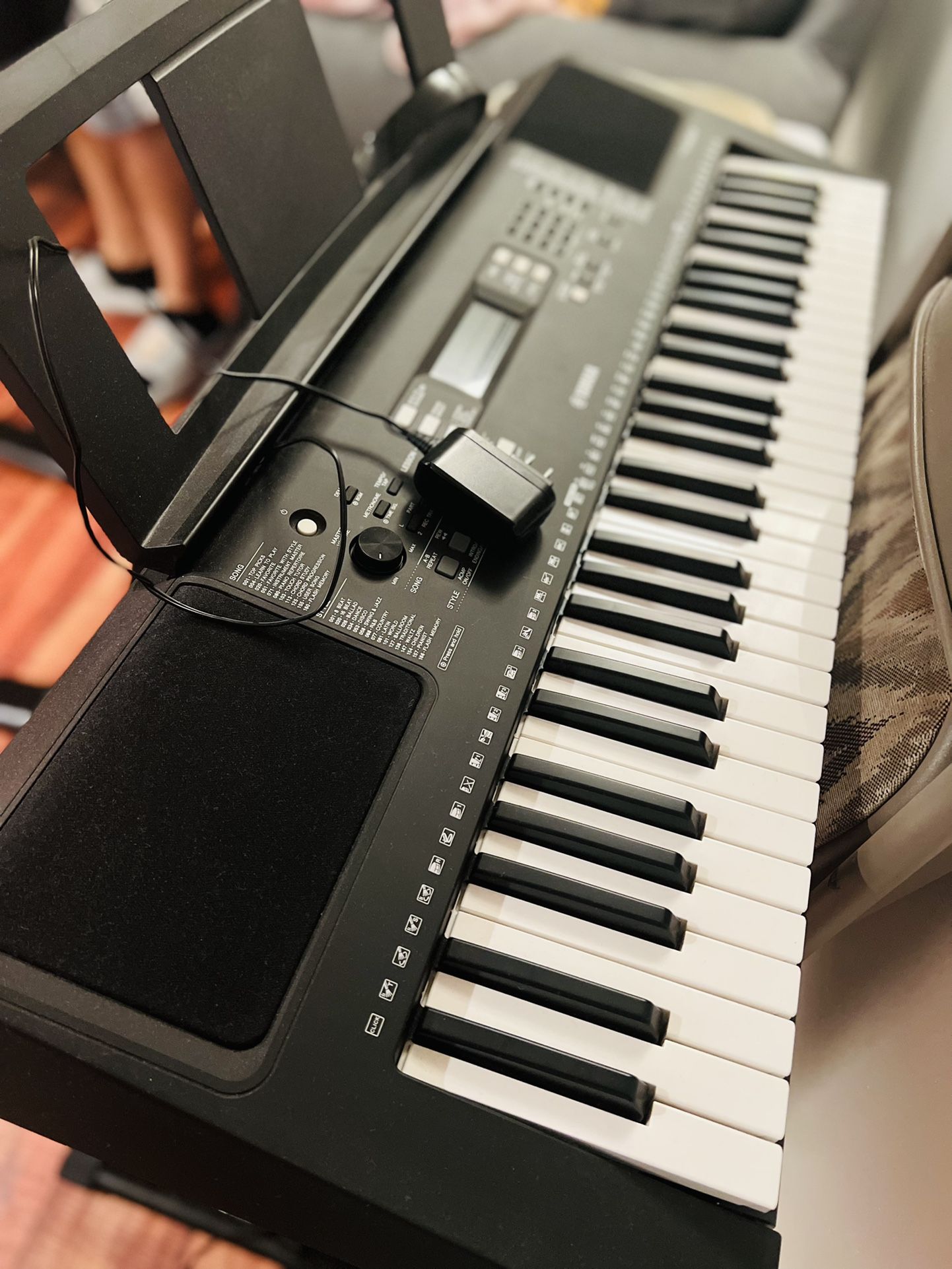 YAMAHA PSR-E363 61-Key Touch Sensitive Keyboard