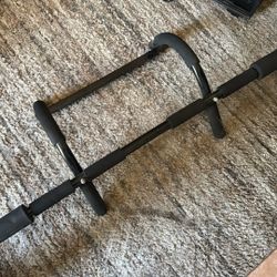 Pull Up Bar 