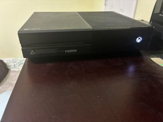 2 Xbox, 3 Controllers, All Cords
