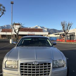 Cars cars cars Chrysler 300 special signature edition