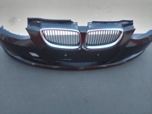 2007-2011 Bmw Coupe Front Bumper With Grills, Fog Lights, Amber Lights And Accessories Oem.