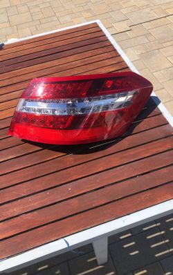 2011 Mercedes Benz E 350 Tail Light Only Right Side