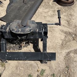Fifth Wheel Hitch Attachment 