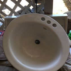 New 17-3/4 Round KOHLER SINK
