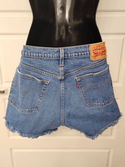 LEVIS JEAN SHORTS