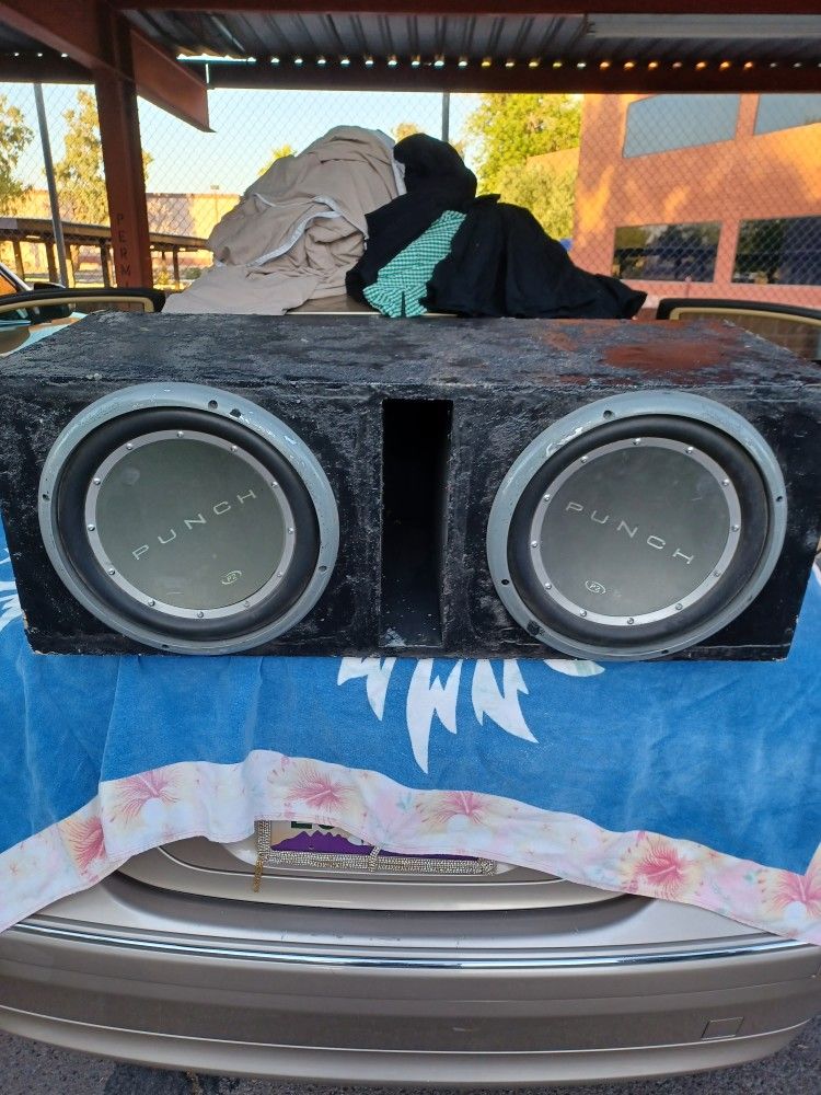 2 Rockford Fosgate P2 Subs And Majestic 5000.1 Amp