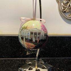 Washington DC White House & Capital Souvenir Collectible Christmas Ball Ornament