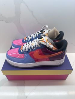 Undefeated x Nike Air Force 1 Low 'Total Orange’ logo'